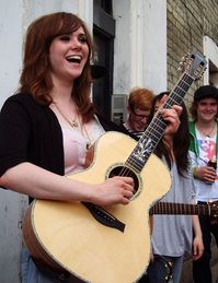 Kate   Nash thumb 200x259 Kate Nash chucks stuff out of a window (does not include telly)