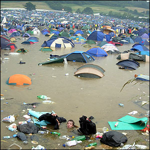 glastoid 26 year old man dies at Glastonbury