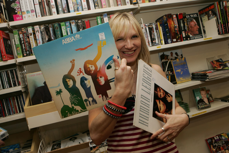 jowhiley Radio 1 says sorry after Jo Whiley scam